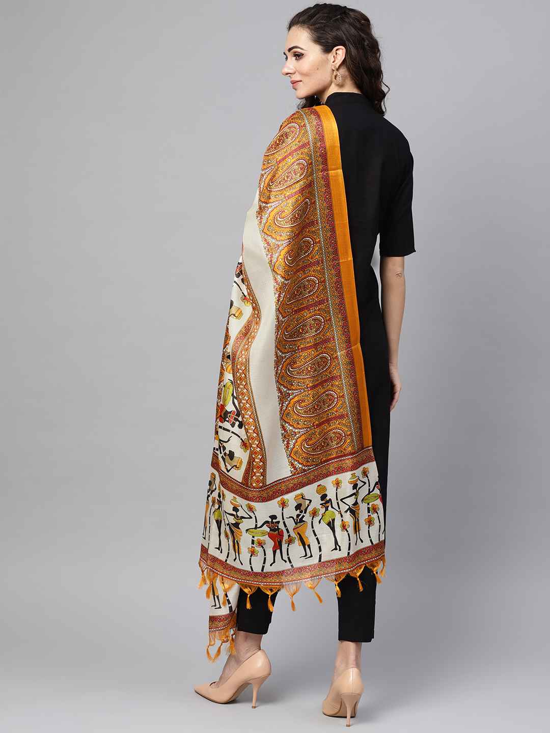 Nayo-Women-Black-and-Mustard-Yellow-Solid-Kurta-with-Trousers-and-Bhagalpuri-Print-Dupatta
